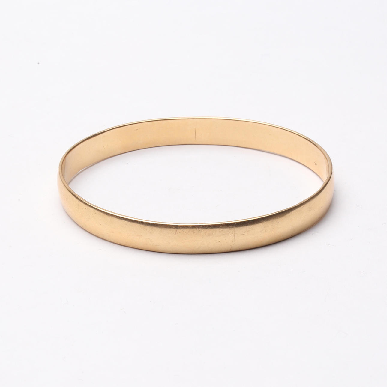 ARMBAND. stel modell, 18k guld, vikt ca. 29 gram.