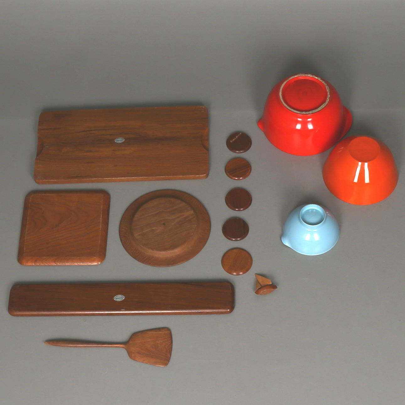 PARTI teak och plast, 14 delar, bl a Karl Holmgren, Göteborg.