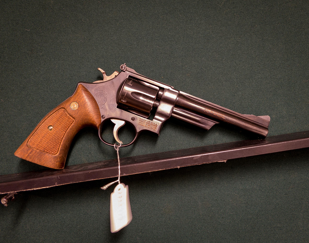 Smith & Wesson cal. 357 #38609.