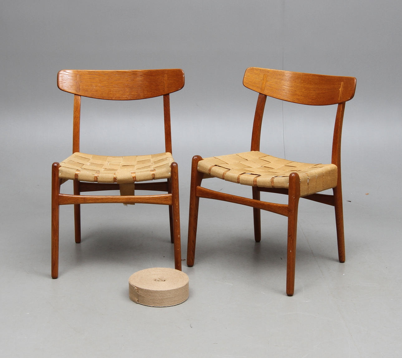 STOLAR 1 par,"CH-23" Hans J Wegner, Carl Hansen och Son, Danmark, 1900-tal.