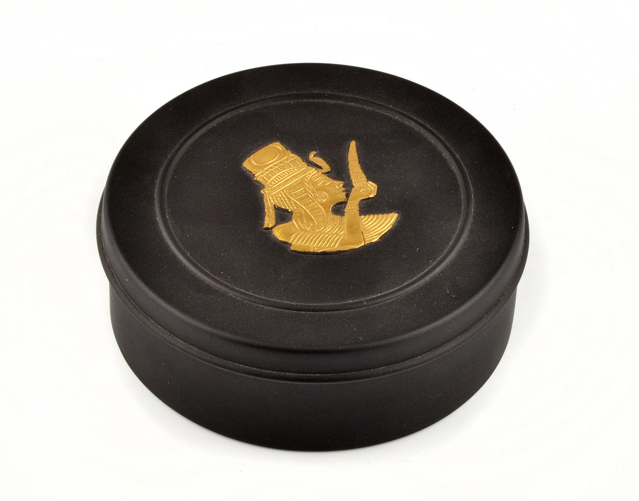 WEDGWOOD. ”RUND LOCKLÅDA MED EGYPTISK”. Mycket fin finish.