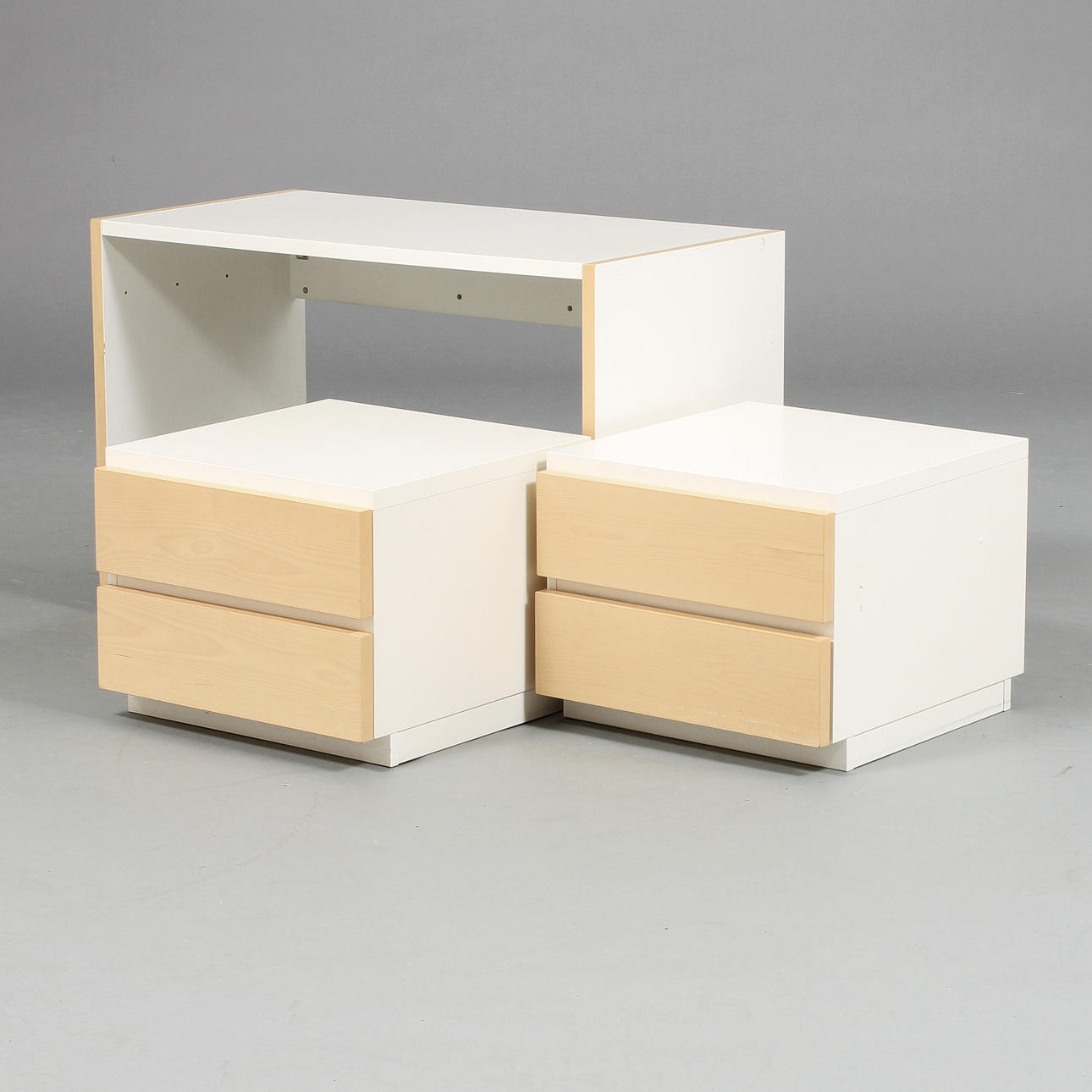 SKRIVBORD med HURTSAR, 2 st, etikettmärkt Muurame, Finland.