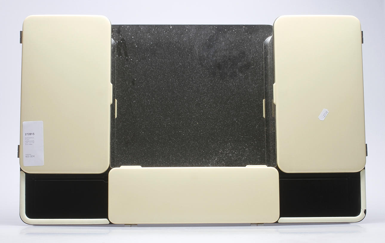 BADRUMSSKÅP samt HANDDUKSHÅLLARE, 2 st, C.M. Torino, Italien.