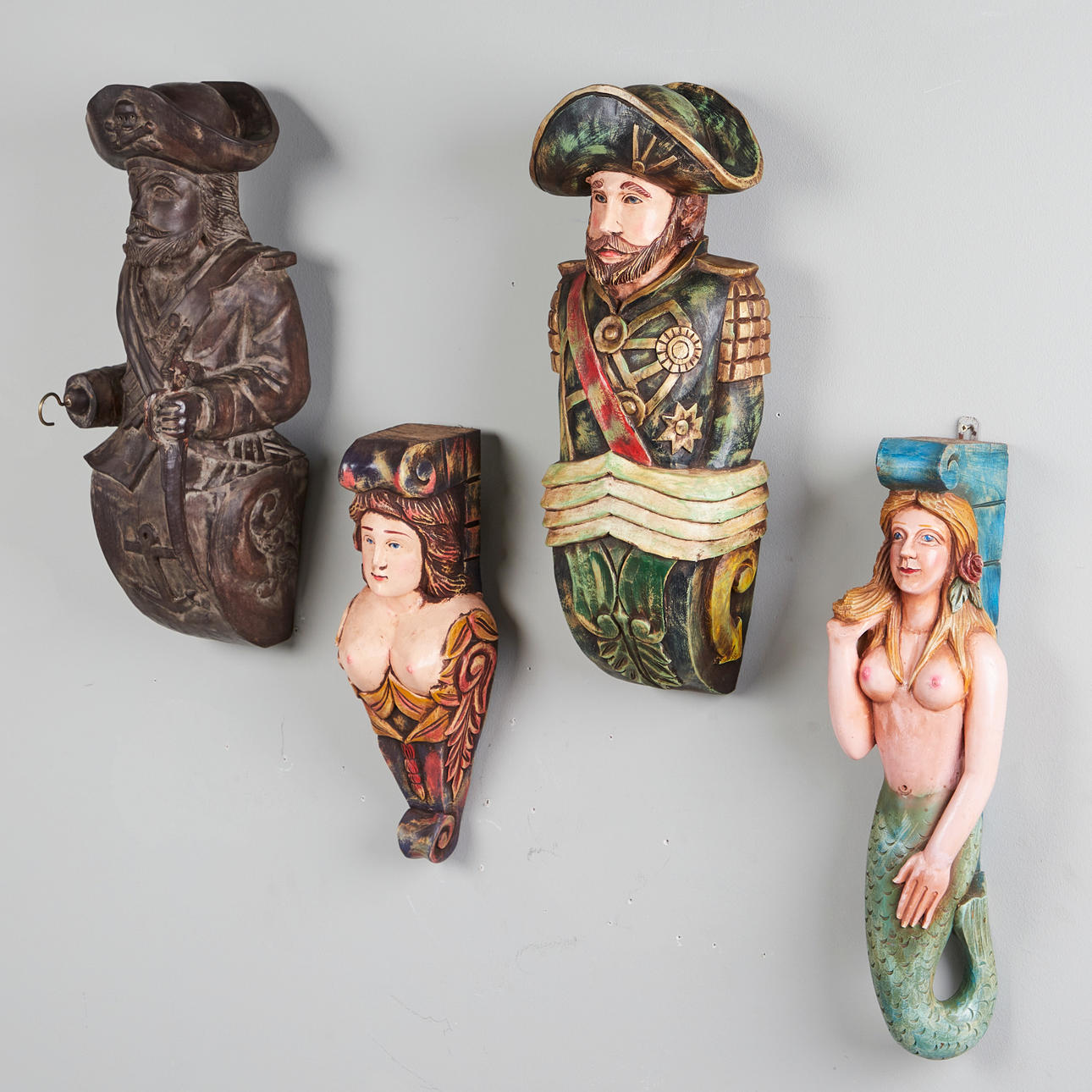 Konvolut, Wandobjekte / Galionsfiguren, Holz (4).