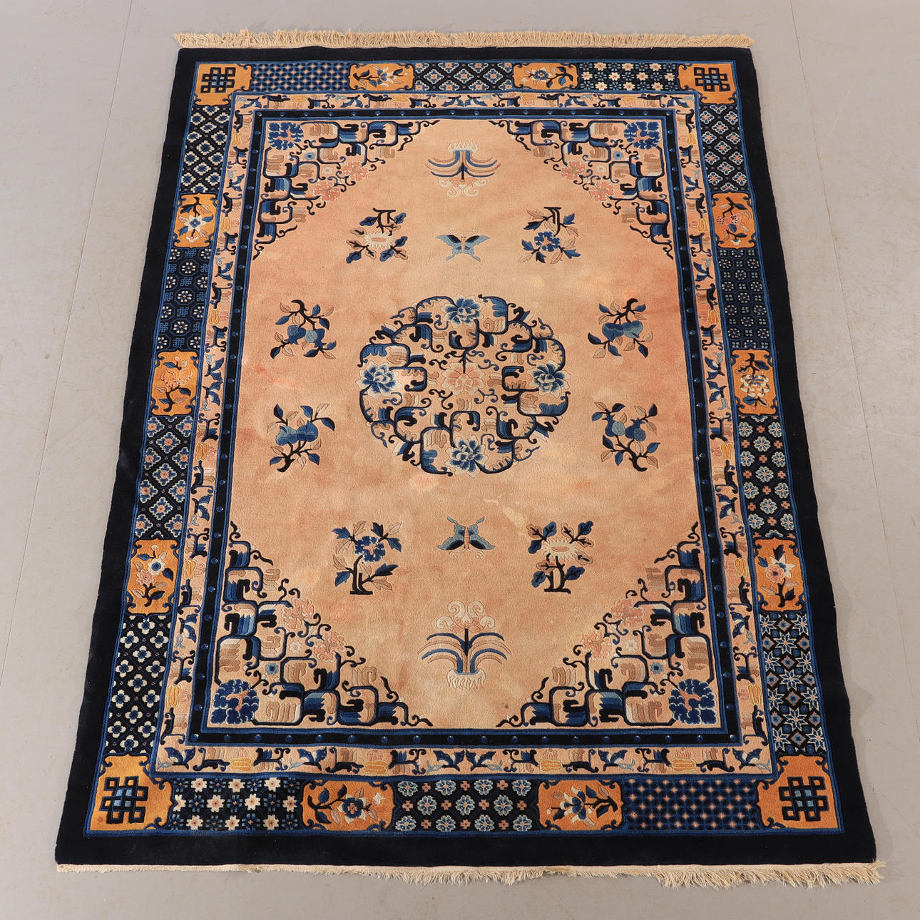 MATTA, Kina, 228 x 167 cm.