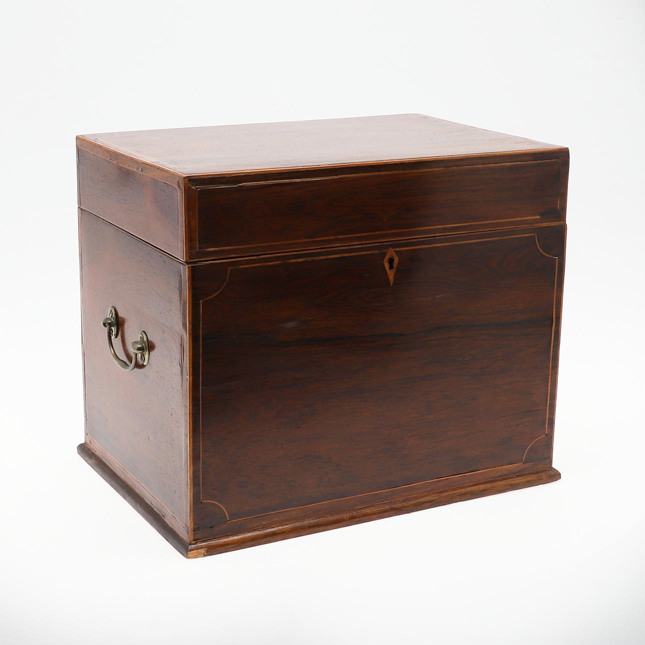 EN MAHOGNY REGENCY TE-KISTE.