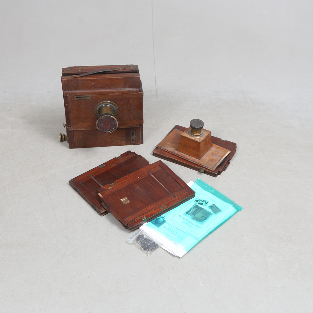 STUDIOKAMERA, noin 1900.