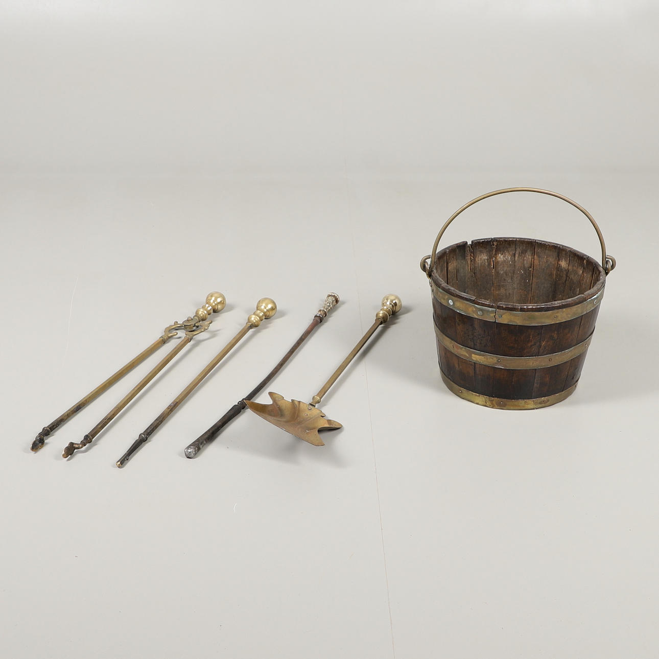 EN KUFFET EG-BØDESPAND.