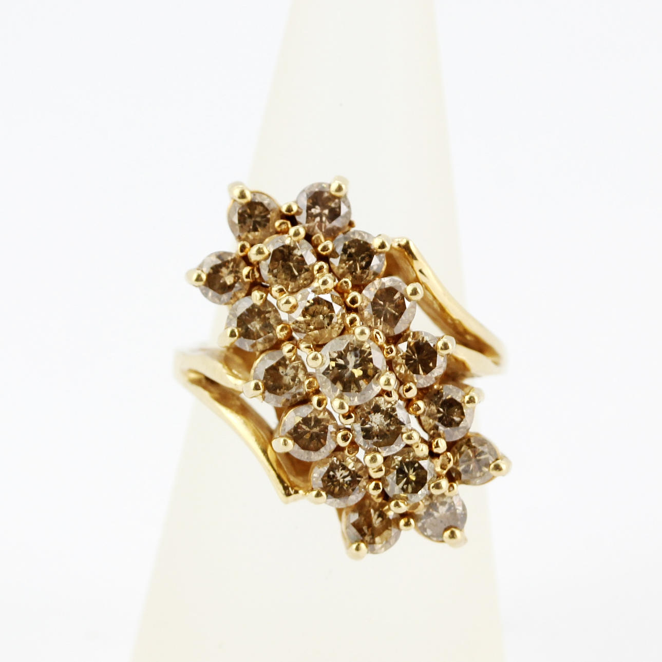 CHAMPAGNE DIAMANT RING.