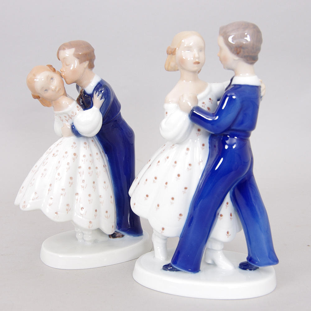 FIGURINER, 2 stycken, dansande barn, Bing & Gröndal.