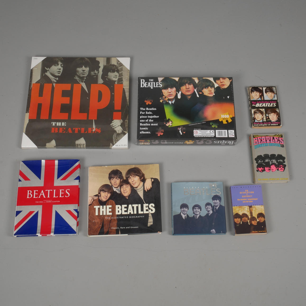 SAMLING MEMORABILIA. Beatles. Böcker, pussel, tavla.