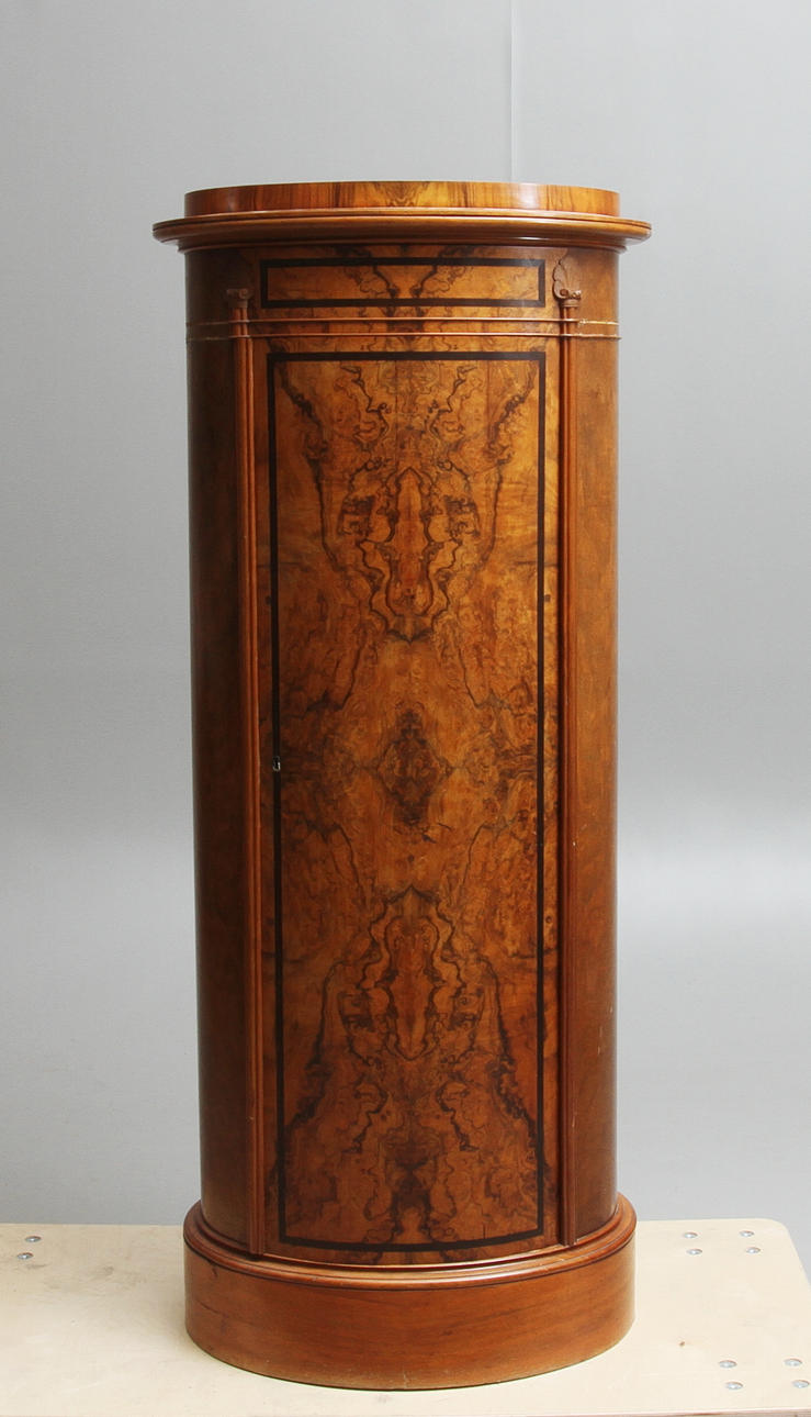 KOLONNSKÅP, Karl Johan stil, 1900-tal.