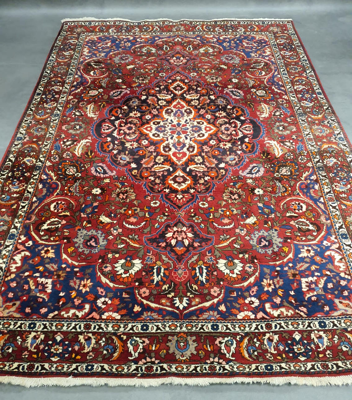 MATTA, handknuten, Bakhtiari 310x212 cm.