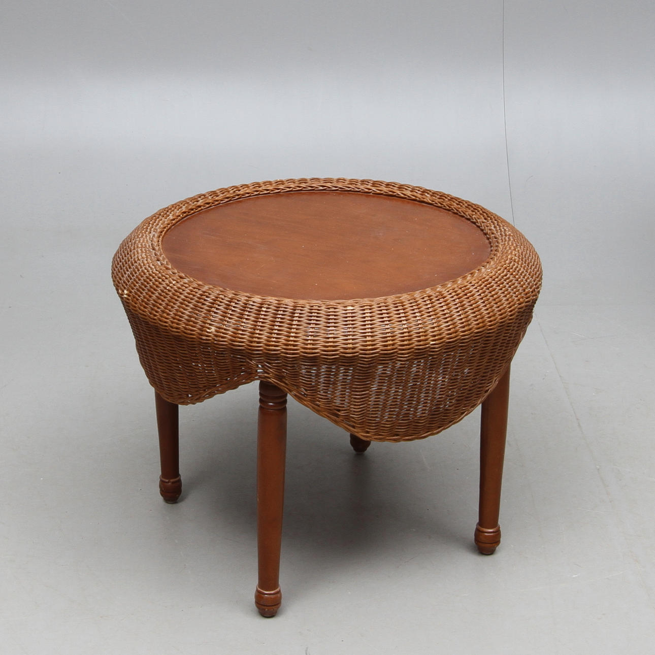 BORD, korgdekor, 1900/2000-tal.