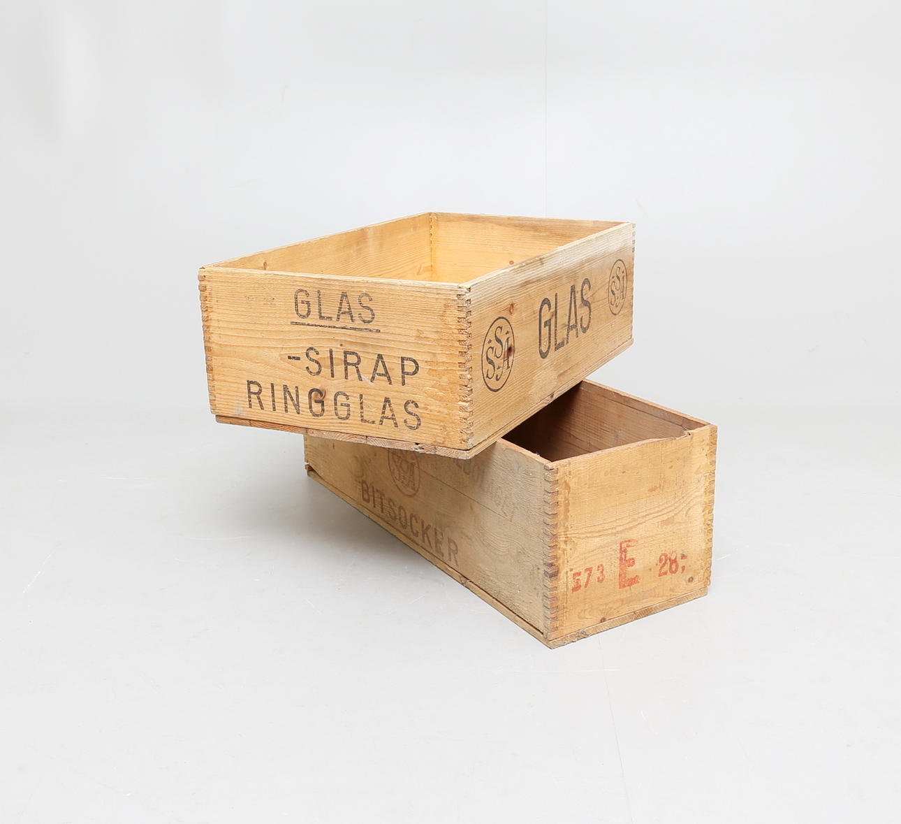 TRÄLÅDOR, 2 st, Svenska Sockerfabriks Aktiebolaget.