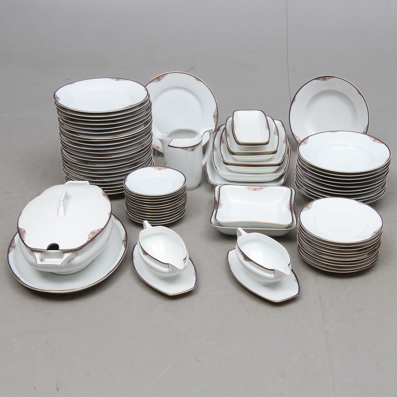 MATSERVIS, 70 delar, porslin, Fraureuth, Tyskland, 1900-tal.