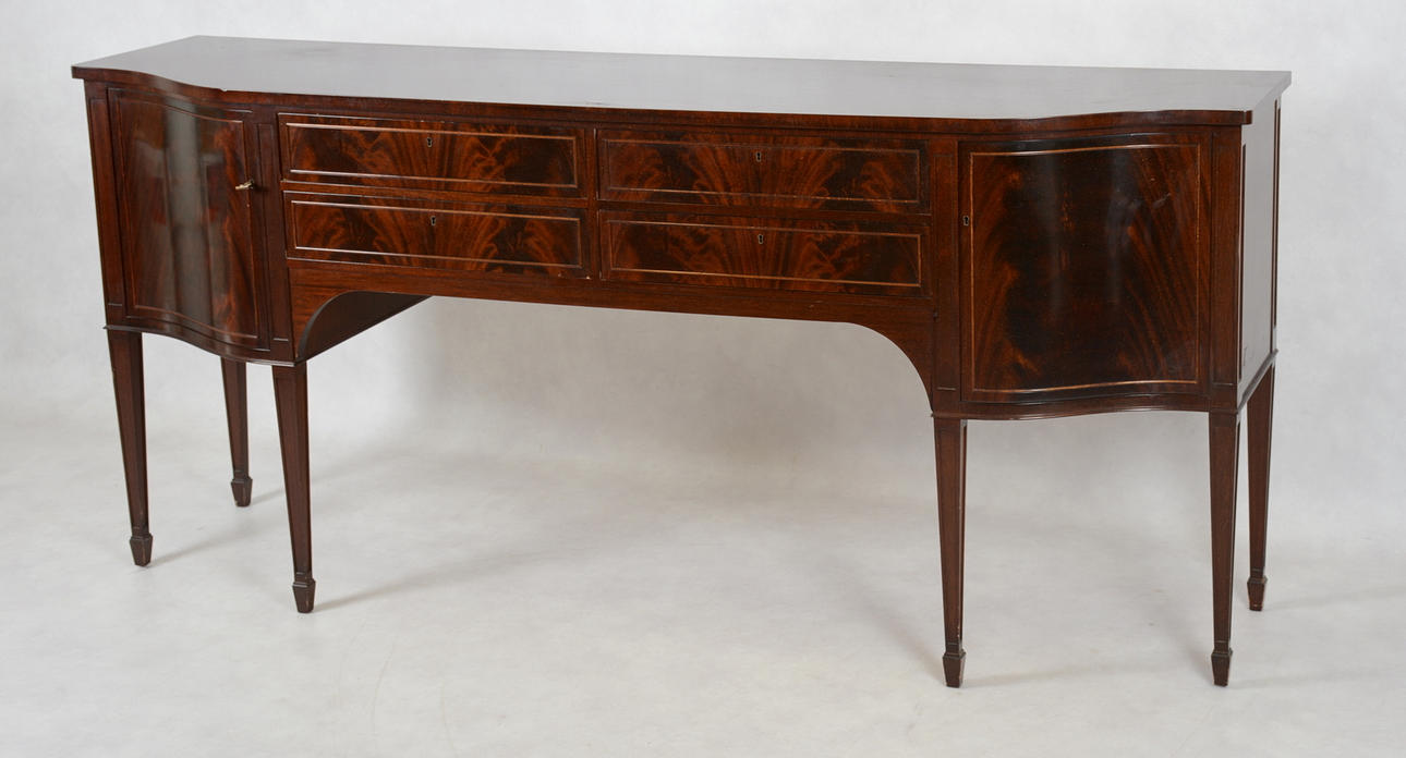 SIDEBOARD, engelsk stil, 1900-talets andra hälft.