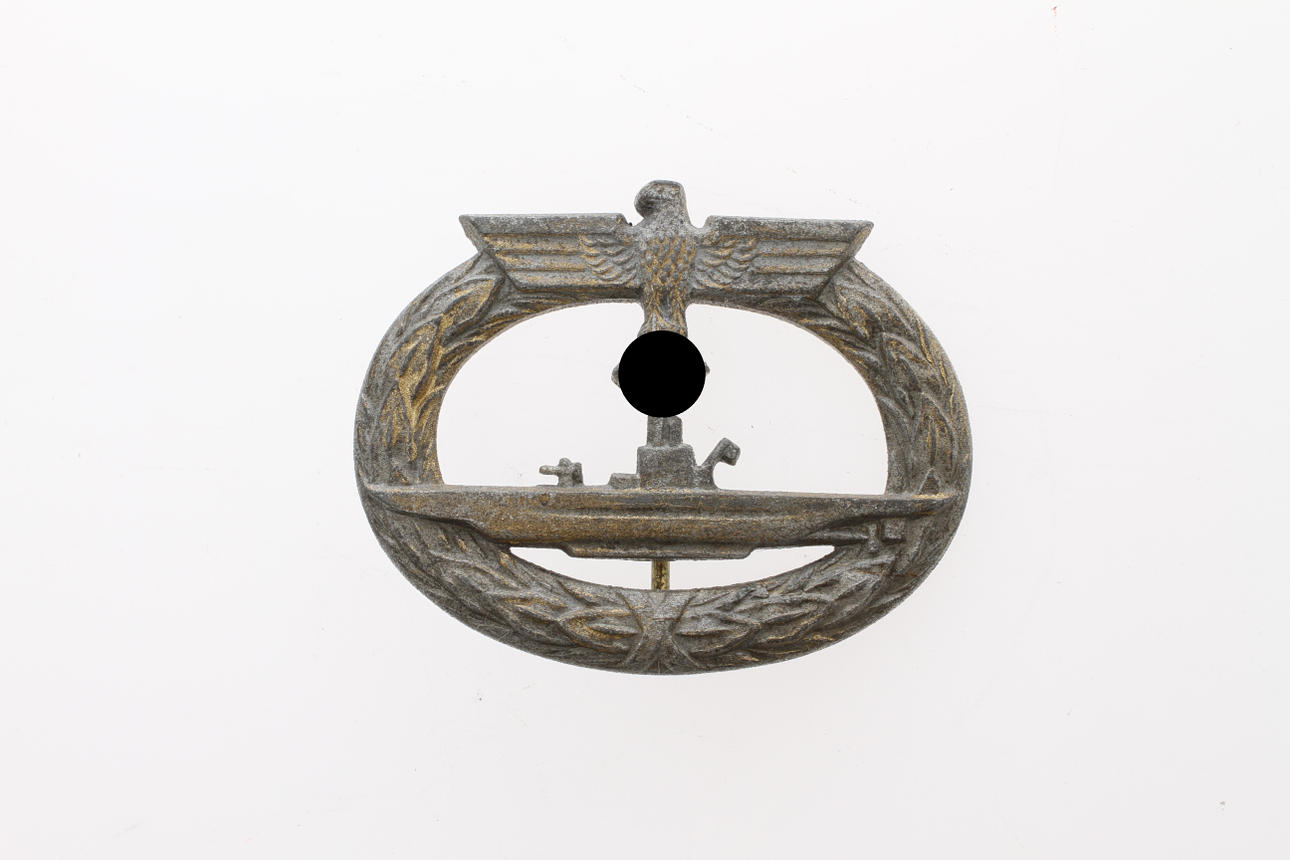 KRIEGSMARINE ubåtskrigsmärket, (U-Boot-Kriegsabzeichen), tillverkarmärkt på baksidan, GWL, (Gebrüder Wegerhoff från Lüdenscheid).