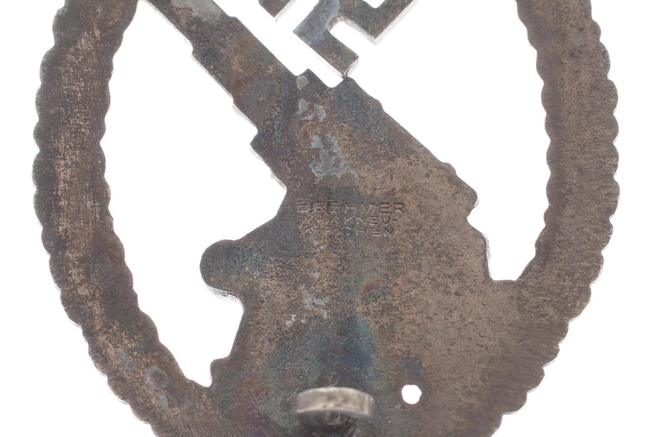 LUFTWAFFE luftvärnsutmärkelse Tillverkad av Brehmer Markneukirchen g.b?