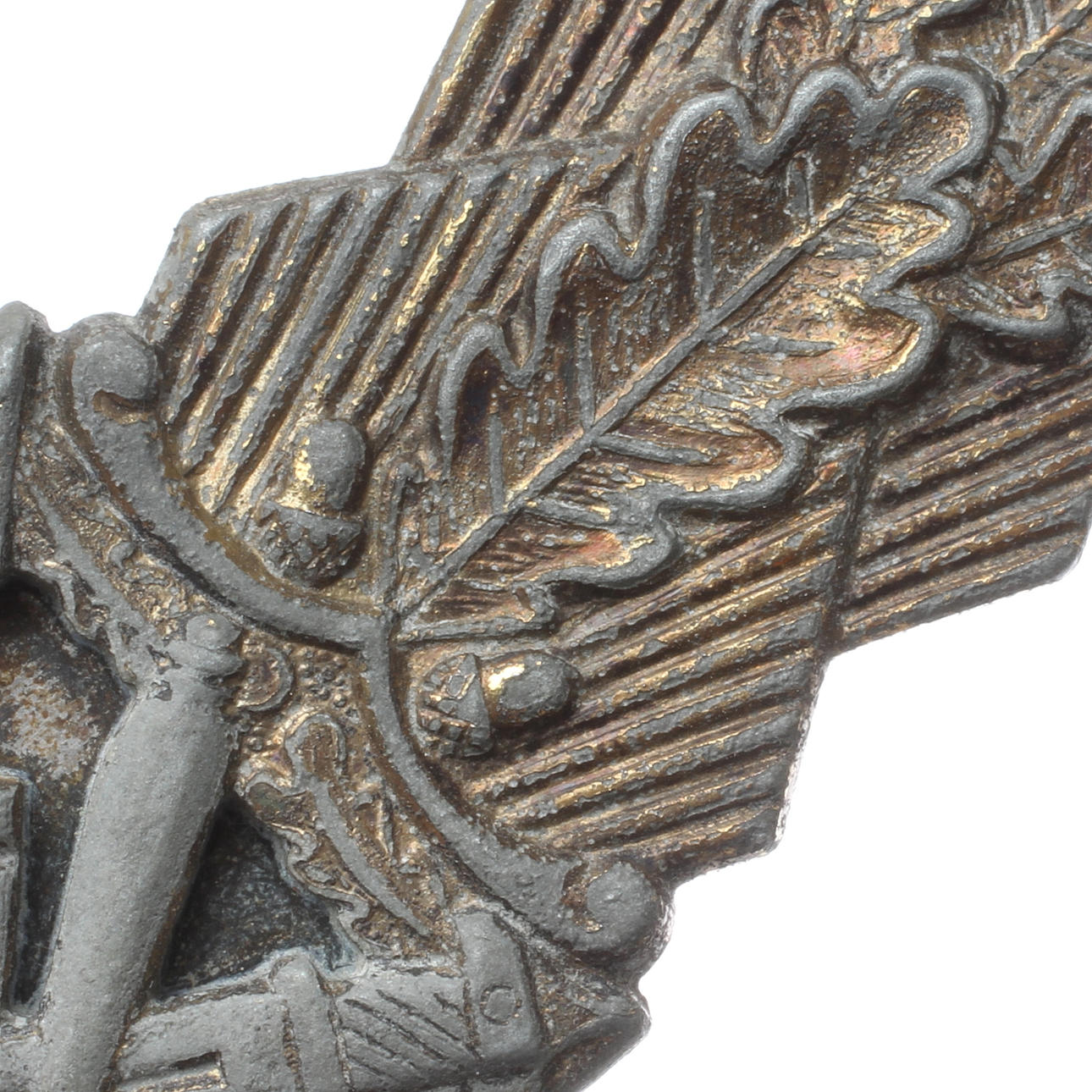 NÄRSTRIDSSPÄNNET Nahkampfspange i guld tillverkad av JFL Josef (Feix & Sohn of Gablonz).