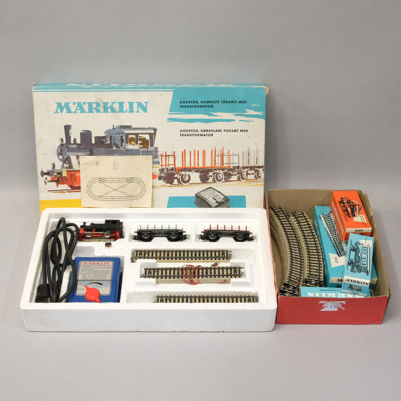 MÄRKLIN. TÅGSET MED TILLBEHÖR.