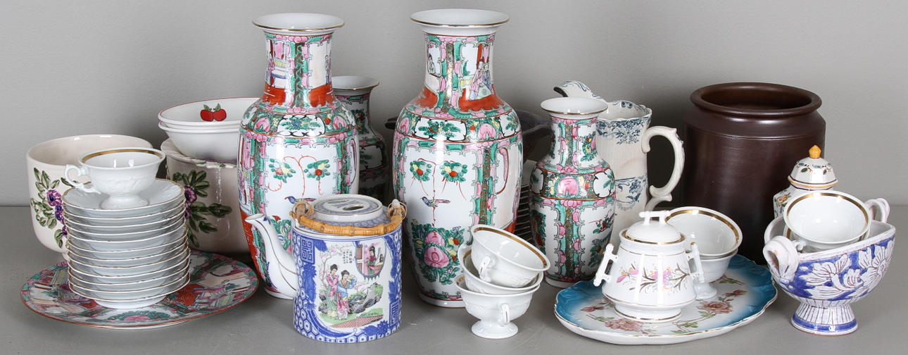 KERAMIKFÖREMÅL, ca 50 delar, 1900-tal.