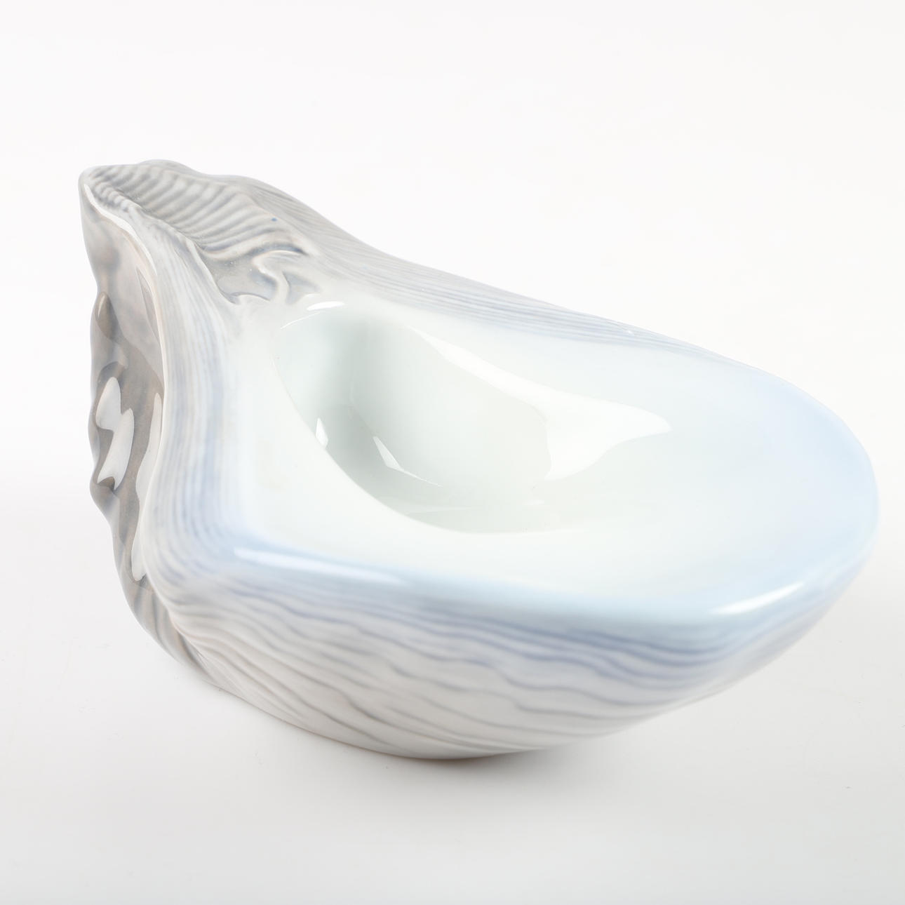 PIPPAT in the shape of a seashell, porcelain, Royal Copenhagen, Denmark.