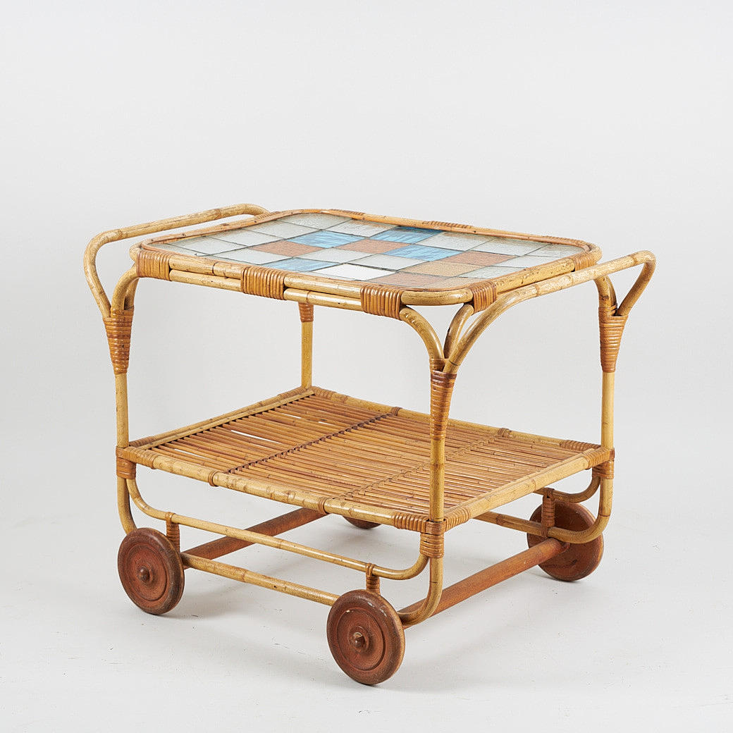 TARJOILUVAUNU, rottinki, 1900-luvun puoliväli.