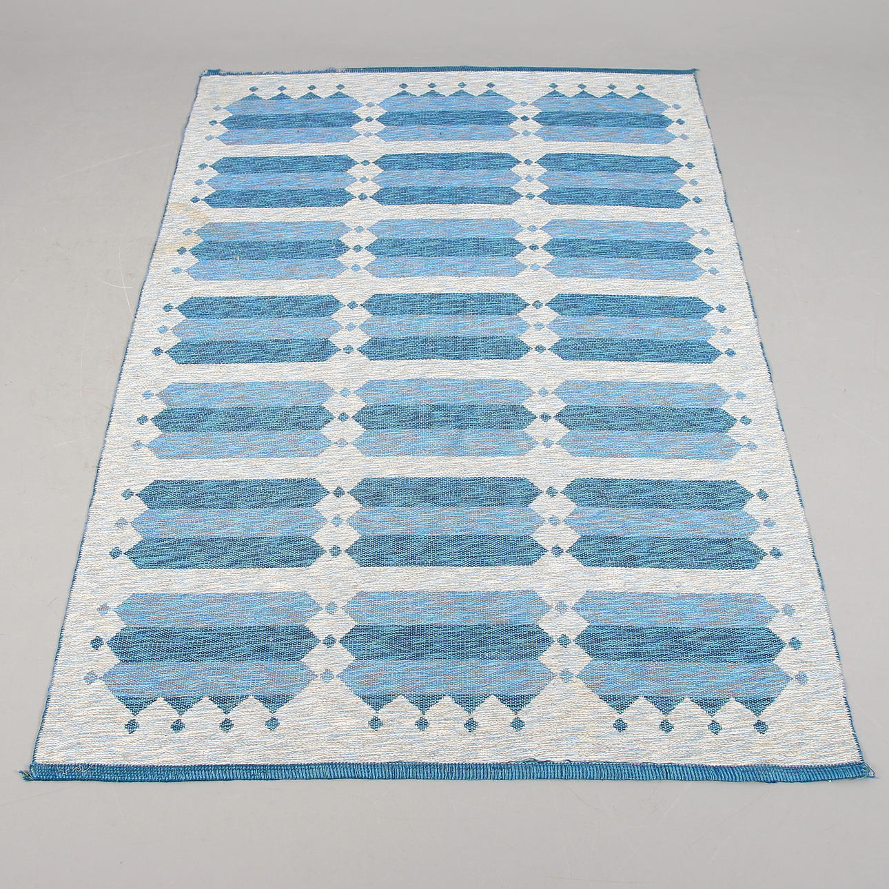 MATTA, rölakan. 194 x 130 cm.