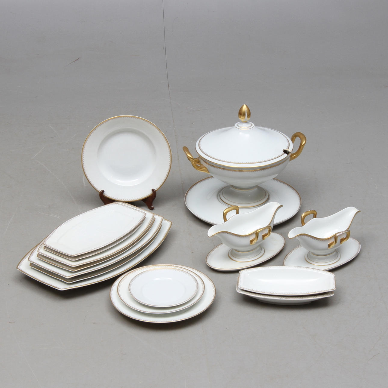 MATSERVIS, 56 delar, porslin, "Josephine" Rosenthal.