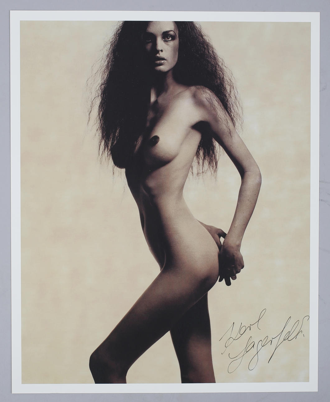 KARL LAGERFELD (* 10. SEPTEMBER 1933 IN HAMBURG). Kylie Bax.