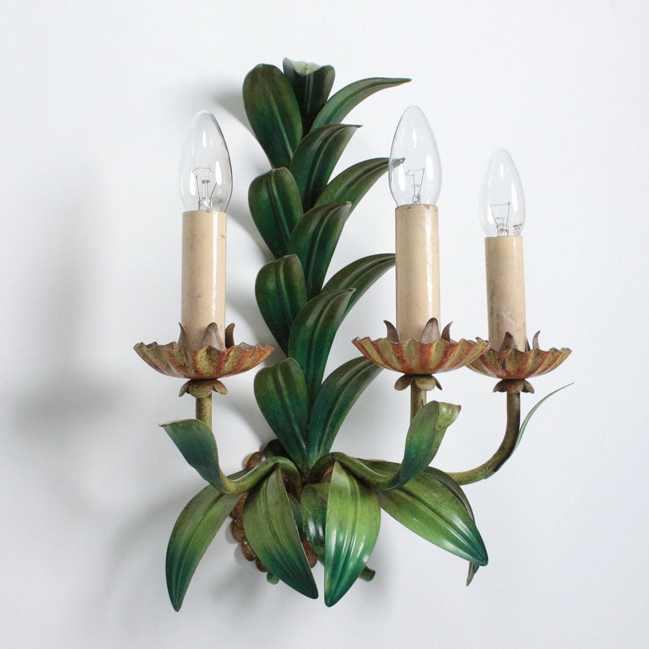 Aplique floral estilo Hollywood Regency.