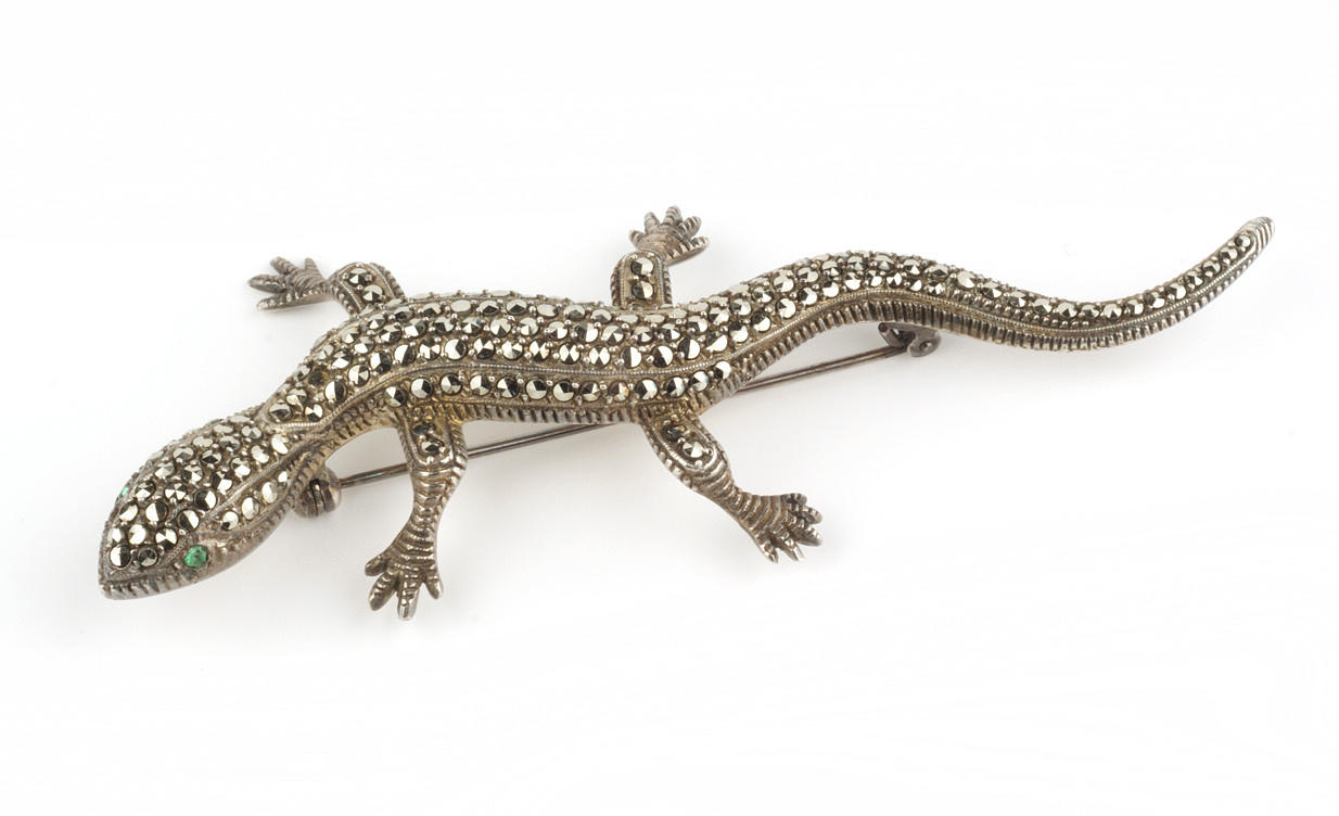 BROOCH, 835 silver with marcasite, 20s.