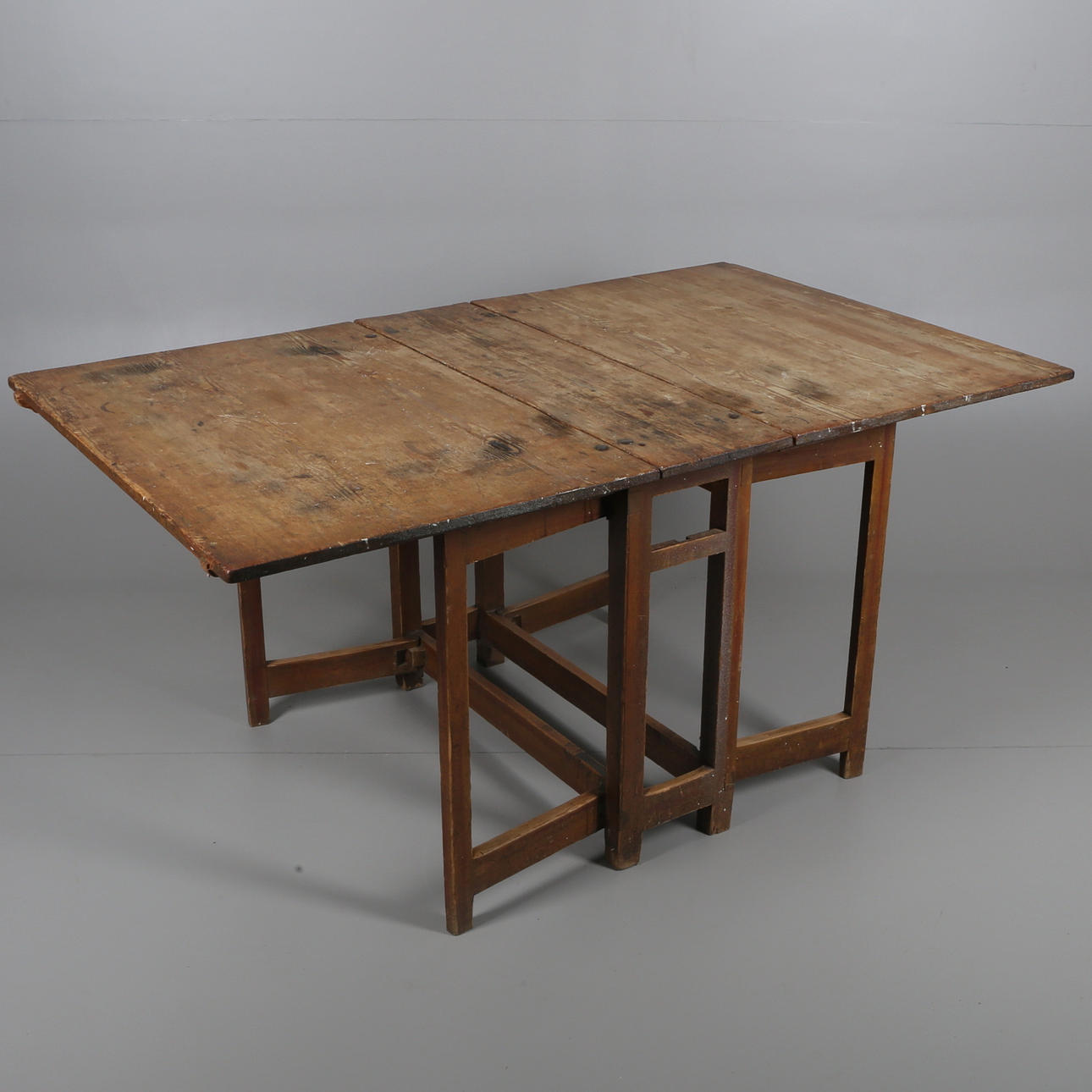 SLAGBORD, troligen 1800-talets första hälft.