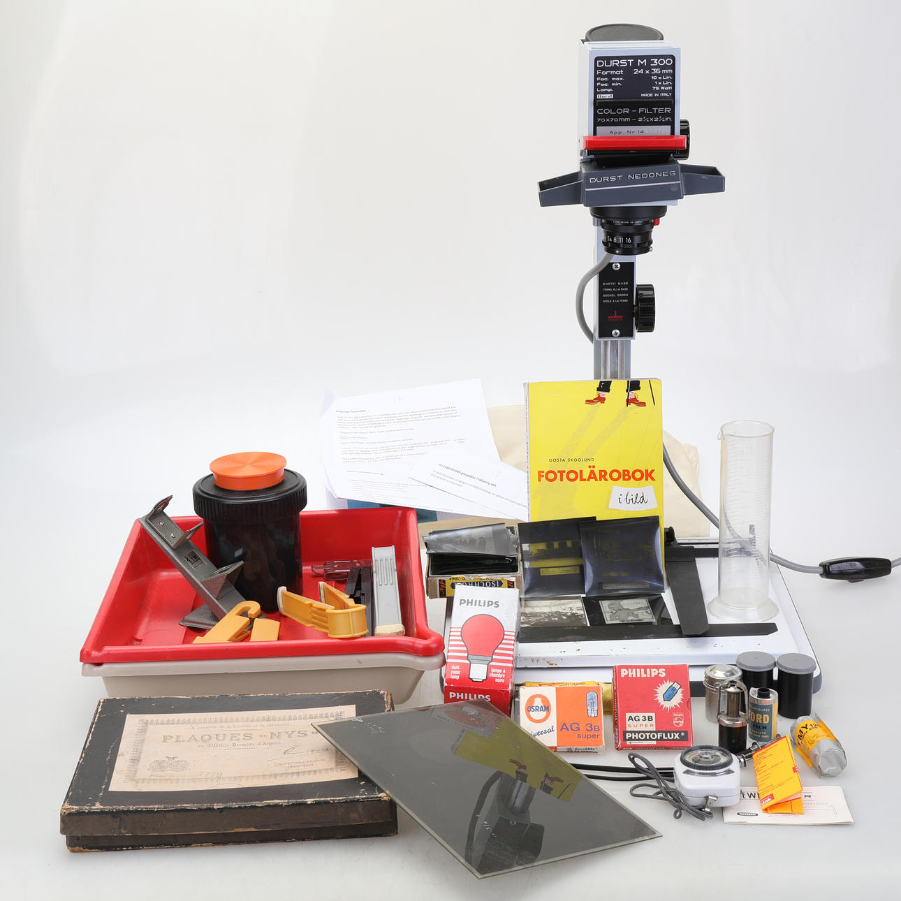 MÖRKRUMSUTRUSTNING samt diverse fotosaker.