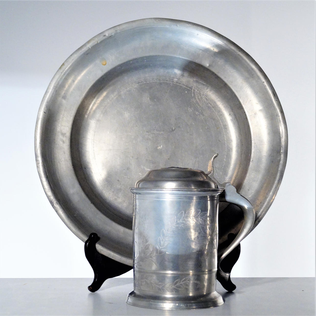BARREL and STOP, pewter, 19th century.