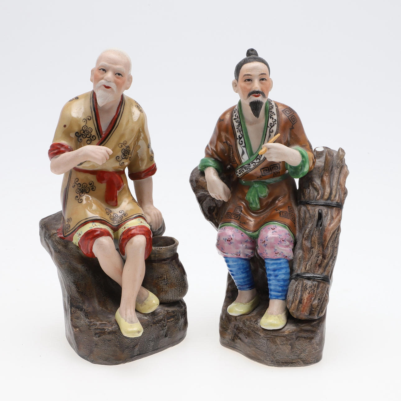 PAR KINESISKA PORSLINSFIGURER.