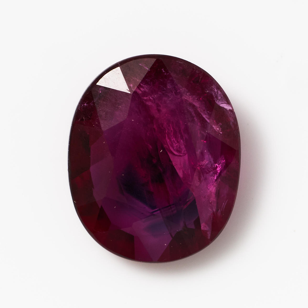 RUBY, unset 1.01 ct, oval facet cut, certificate included.