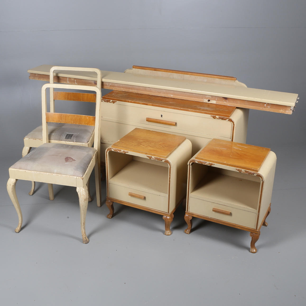 SOVRUMSGRUPP, 9 delar, 1900-talets andra fjärdedel.