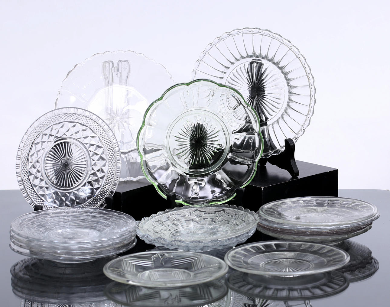 ASSIETTER, klarglas, 16 st, olika modeller. Glas - Bruksglas - Auctionet