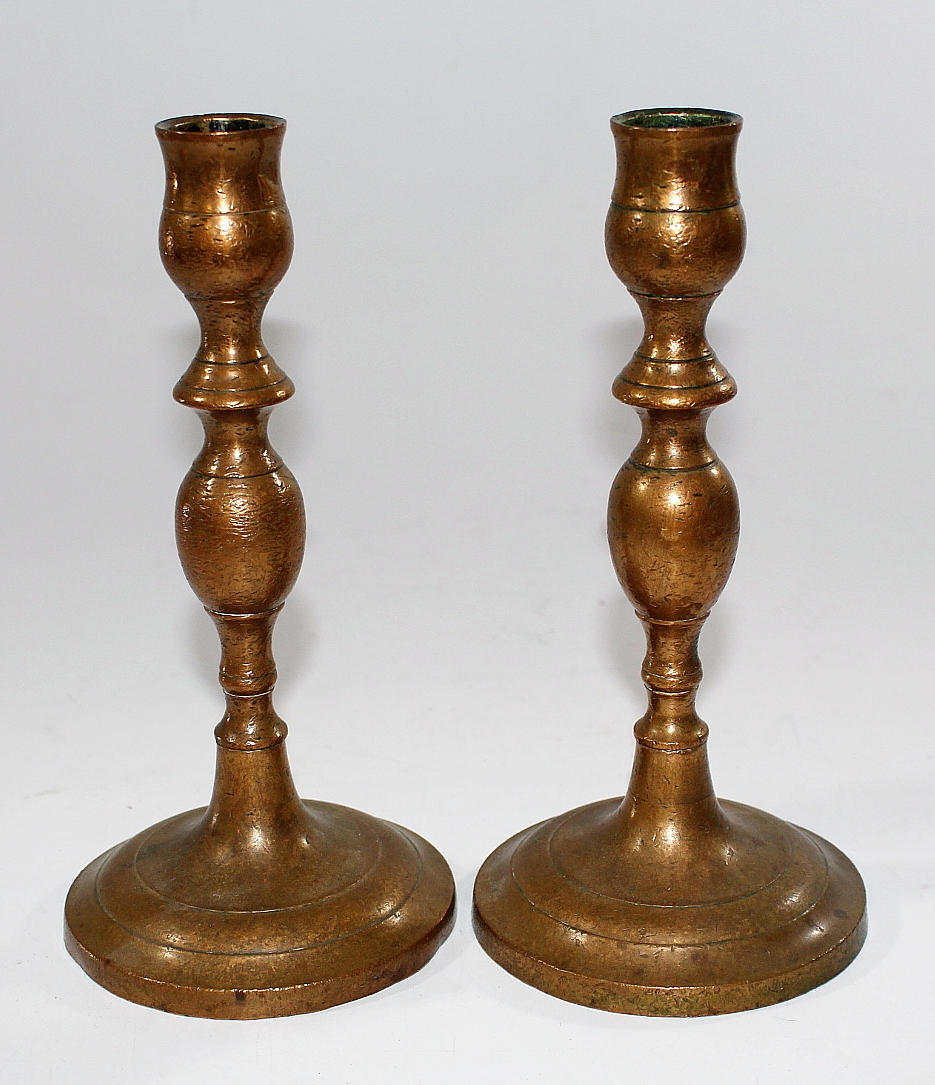 LJUSSTAKAR, ett par, mässing, stämplad SB nr 20, 1800-talets mitt.