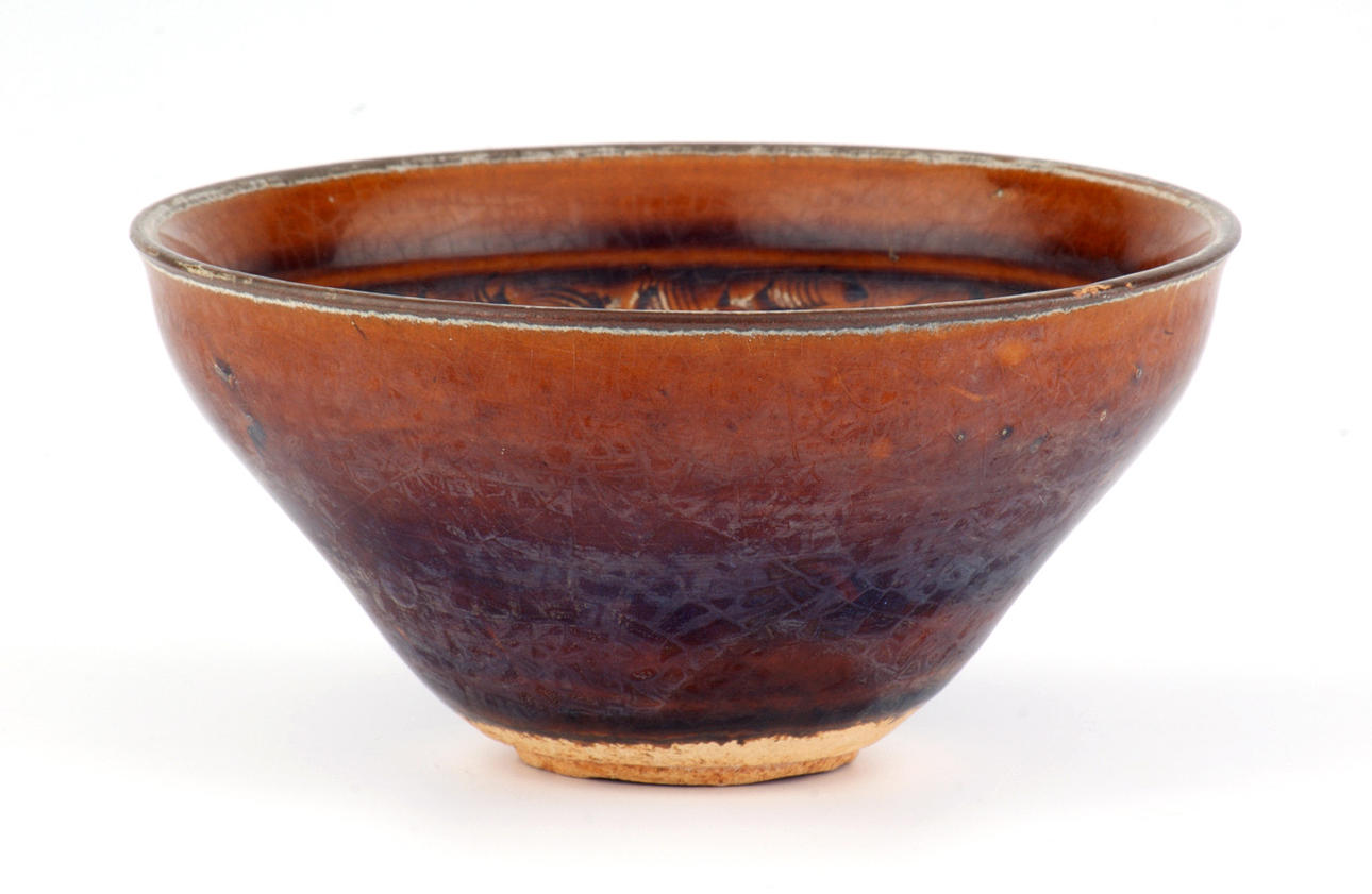 CHINA. ”KUMME ELLER BRANT WAND SKÅL”. Brunaktig motiv glasyr.