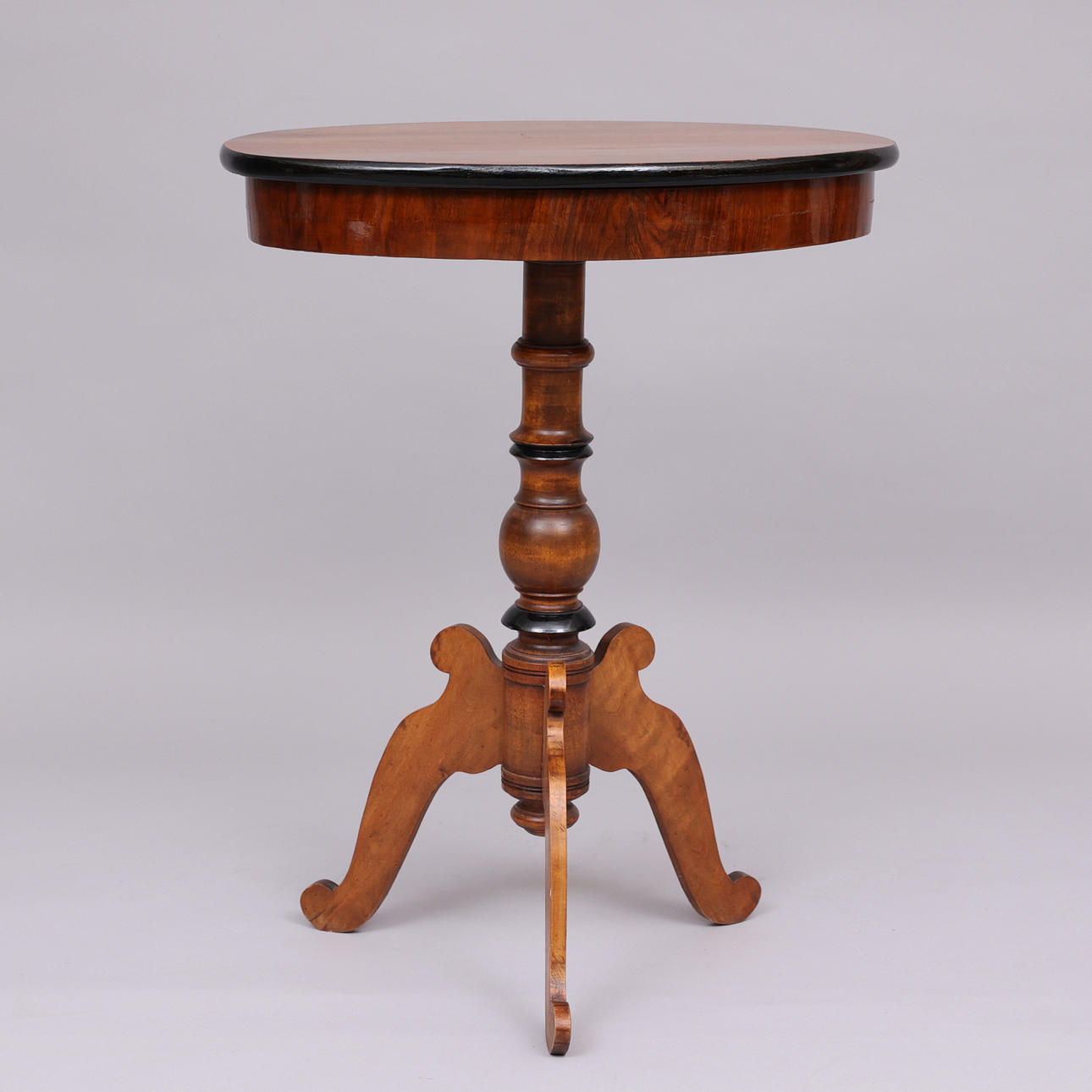 PILLAR TABLE, walnut, Neo-Renaissance, late 1800s.