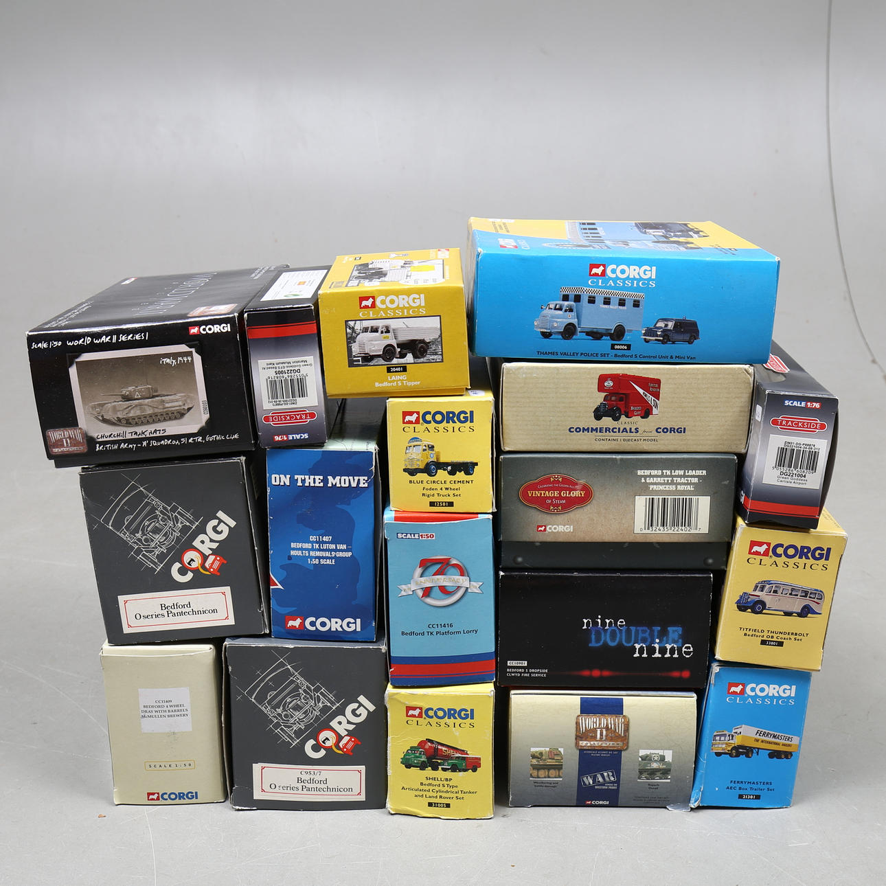 CORGI, model cars, 17 pcs, original packaging.