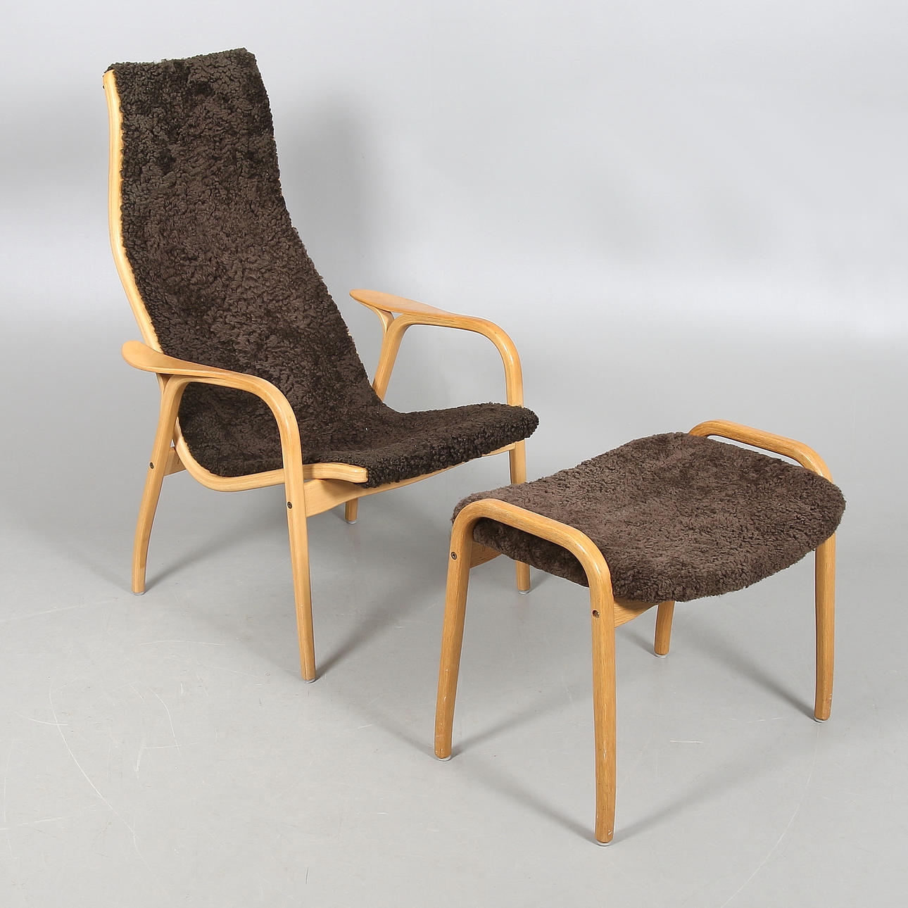 FÅTÖLJ med FOTPALL, "Lamino", Yngve Ekström, Swedese. 1900-talets andra hälft.