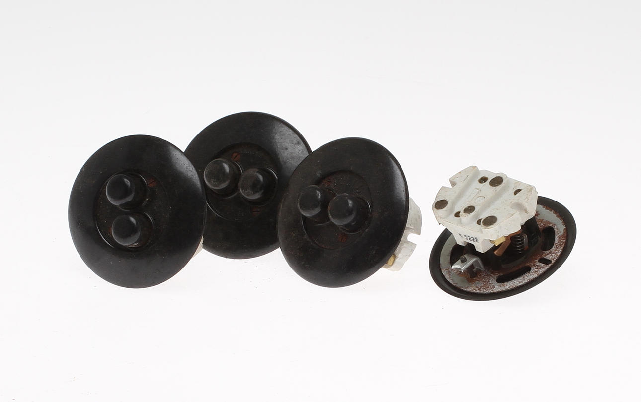 STRÖMBRYTARE, ca 45 st, bakelit.