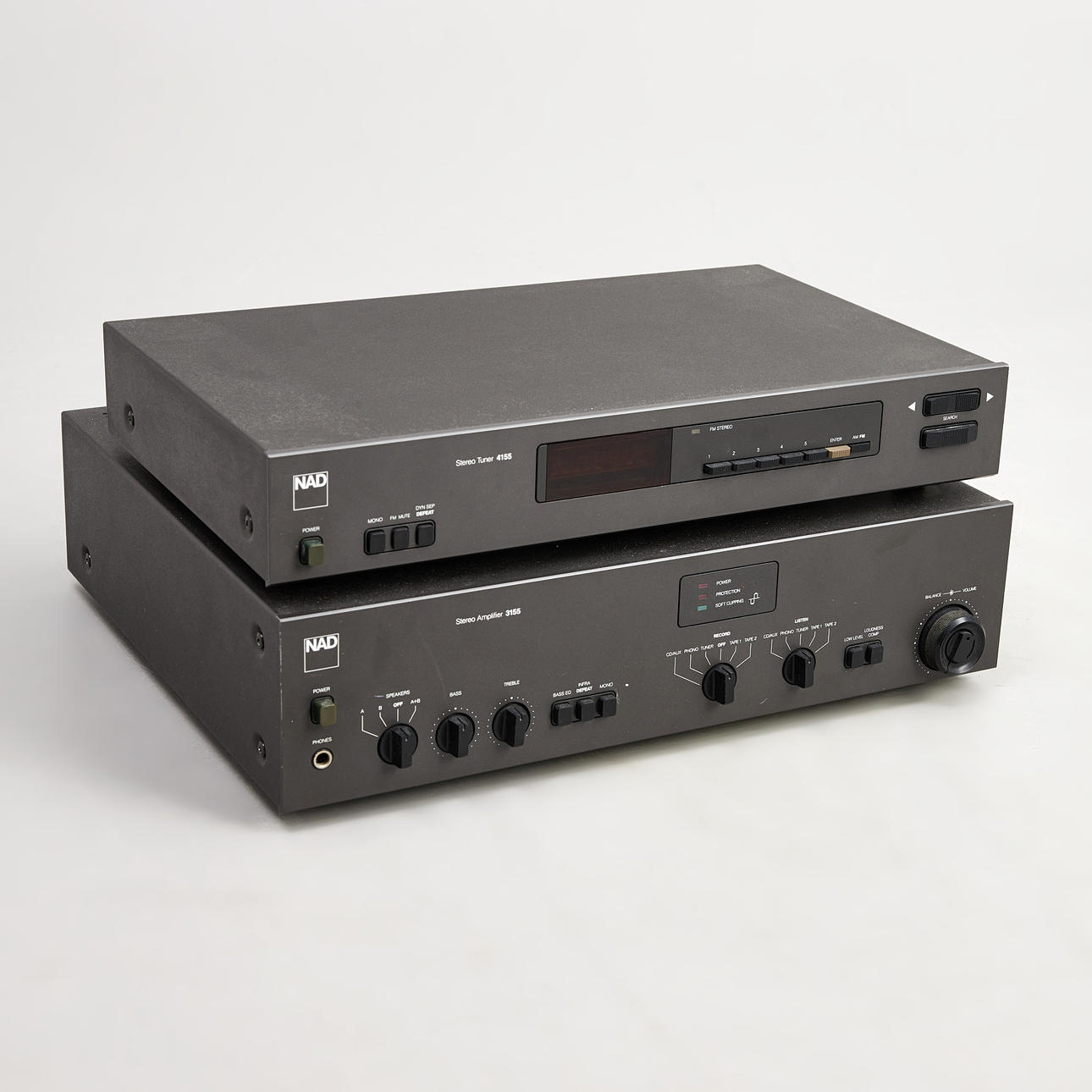 NAD. Tuner (4155), Förstärkare (3155). 2 delar.