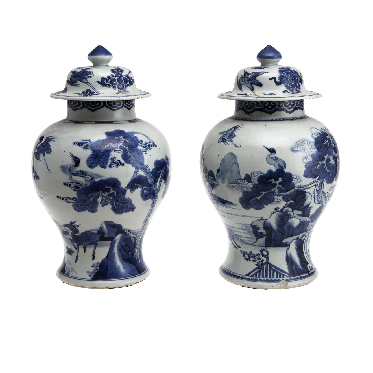 LOCKURNOR, två stycken snarlika, porslin, Kina, 1700-tal.