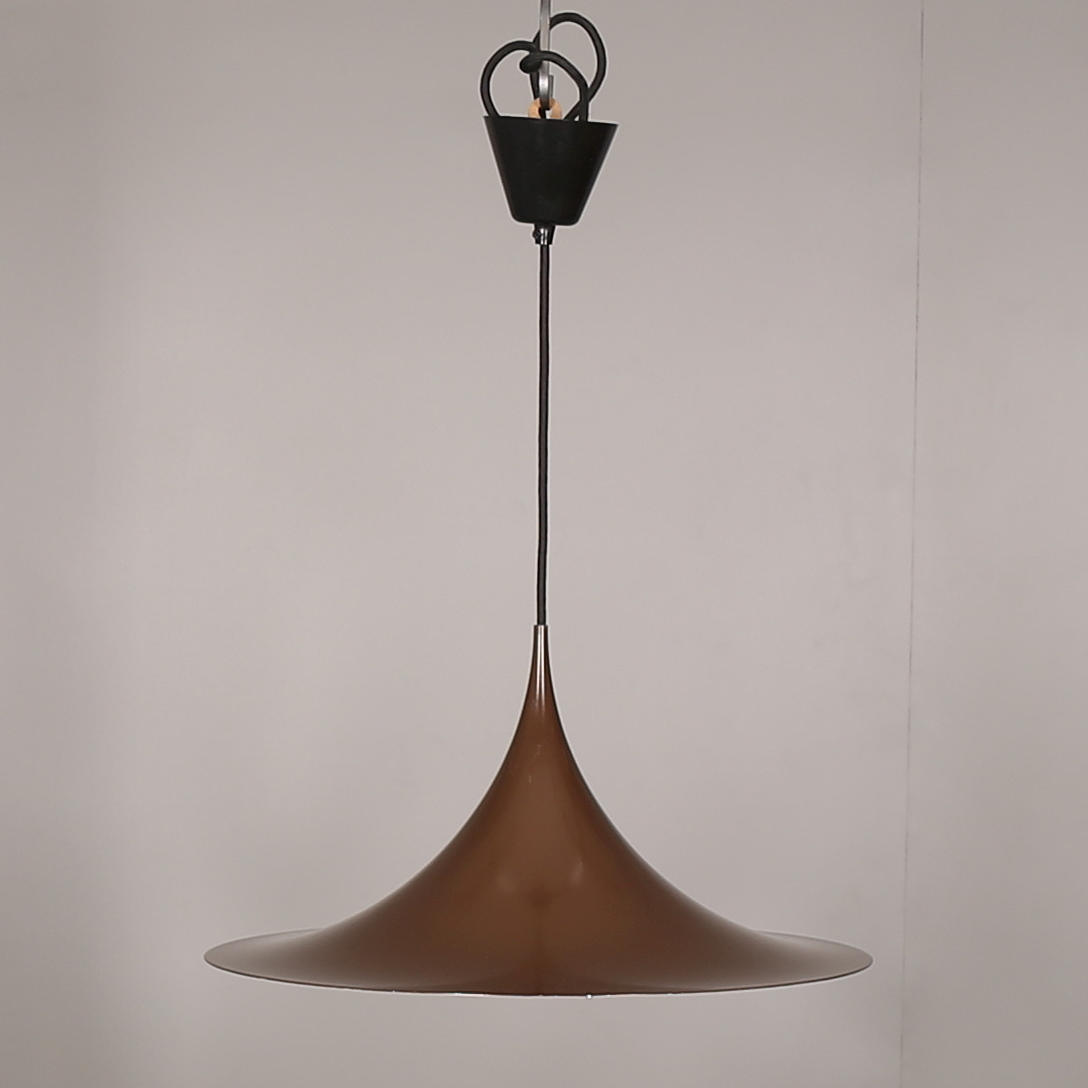 TAKLAMPA i lackerad metall, "Semipendel", Claus Bonderup/ Thorsten Thorup, Danmark.