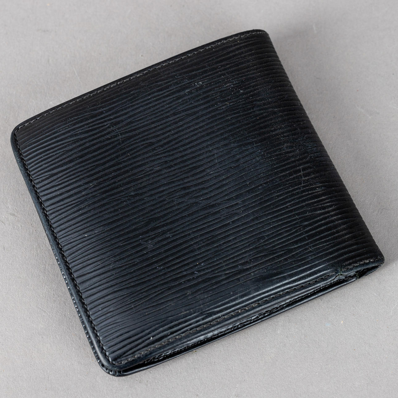 LOUIS VUITTON. Sort pung/pung, Paris.